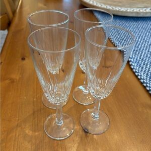Set of 4 Elegant Clear Glass Champagne Flutes